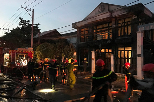 2 nguoi tu vong trong vu chay lon o Sai Gon-Hinh-2