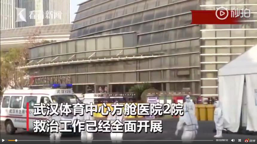 Hai vo chong lao cong dong vien nhau vuot qua dich benh giua troi dong buot lanh