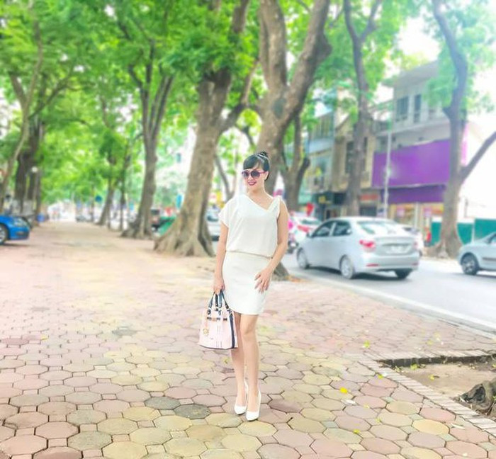 Khi chọn trang phục cho bản thân, Vân Dung cũng khá cẩn thận và kỹ tính.