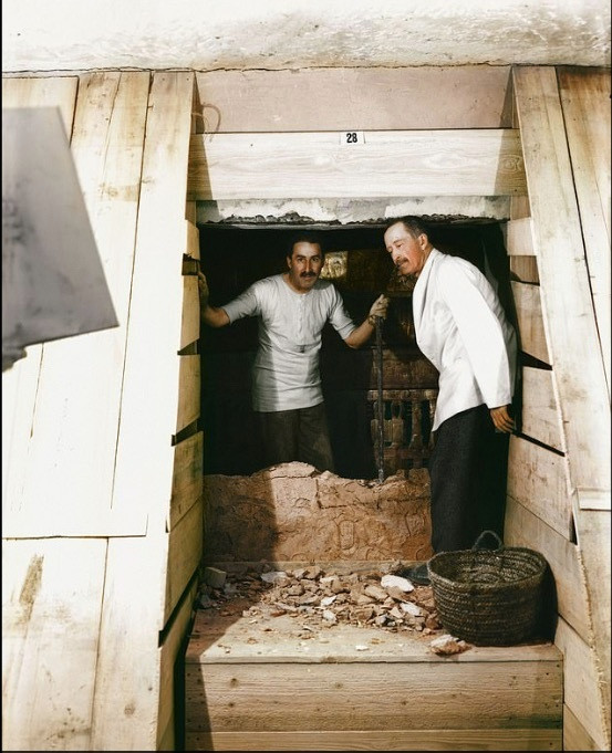 'Khoanh khac vang' luc mo quan tai vua Tutankhamun-Hinh-3