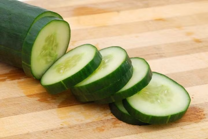 Thuc hu bap cai, dua chuot giup benh nhan COVID-19 giam ty le tu vong