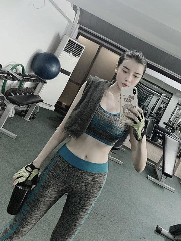 Sau đó, Cao Thái Hà quyết định điều chỉnh chế độ ăn. Cô bổ sung nhiều protein, rau xanh, trái cây trong thực đơn đặc biệt là việc cung cấp tinh bột từ khoai lang.