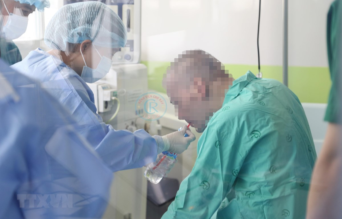 Hang bao hiem se dua phi cong nguoi Anh ve nuoc khi du suc khoe