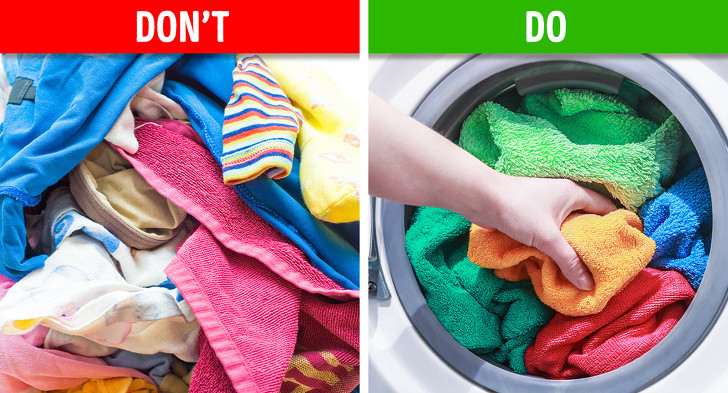 Làm sạch khăn thường xuyên: Mọi người có thể có thói quen tái sử dụng cùng một chiếc khăn mặt hoặc khăn lau để cắt giảm đồ giặt, nhưng điều đó không phải lúc nào cũng an toàn. Khăn có thể là nơi sinh sản của vi trùng, đặc biệt là khi người bệnh đang sử dụng chúng. Do vậy, bạn nên giặt khăn tắm và khăn lau trong nhà bếp hàng ngày.