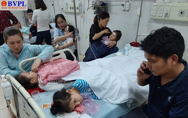 Cho hoc sinh an banh cuon bi ngo doc, Truong Mam non Vuon Mat Troi bi phat tien