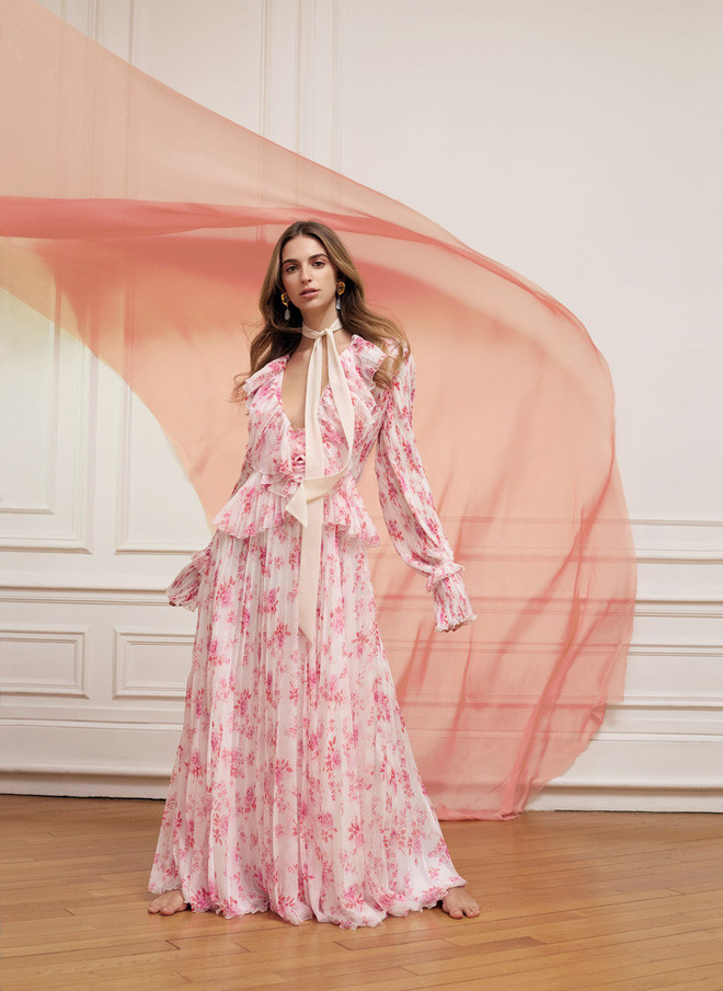 Với gu thẩm mỹ thời trang tinh tế, Talita được các nhà mốt nổi tiếng thế giới săn đón.