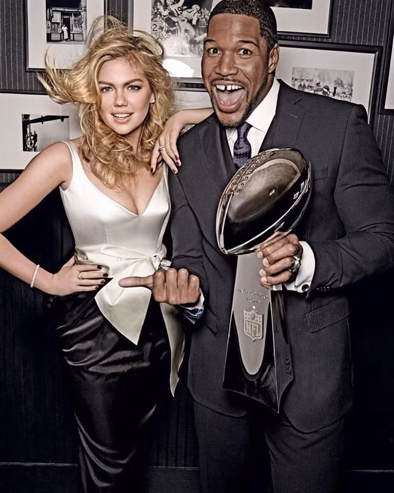 Mỹ nhân áo tắm 27 tuổi thường xuyên khoe vòng một “nghẹt thở” trong những trang phục gợi cảm, thiếu vải.