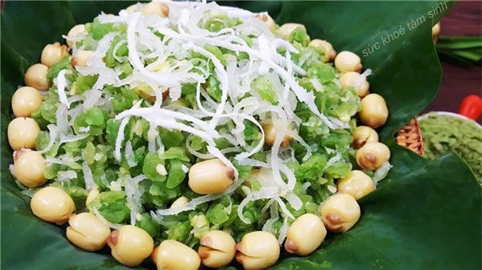 Đó chính là vị thơm bùi của đậu xanh, của xôi vò, vị ngọt của xôi dừa và hương lúa thơm trong từng hạt cốm. Người thích ăn ngọt khi nhâm nhi ăn thử chắc hẳn sẽ thấy thích thú và ngạc nhiên.