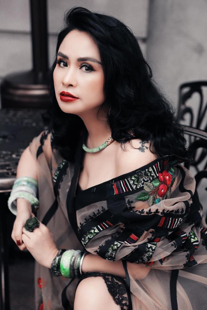 Nữ ca sĩ cũng đã có thời gian dài áp dụng phương pháp làm đẹp từ Nhật Bản. “Kiên trì theo đuổi cách làm đẹp này, Thanh Lam thấy làn da của mình chậm lão hóa, cơ thể cũng khỏe mạnh và đặc biệt là vóc dáng dần cân đối hơn”.