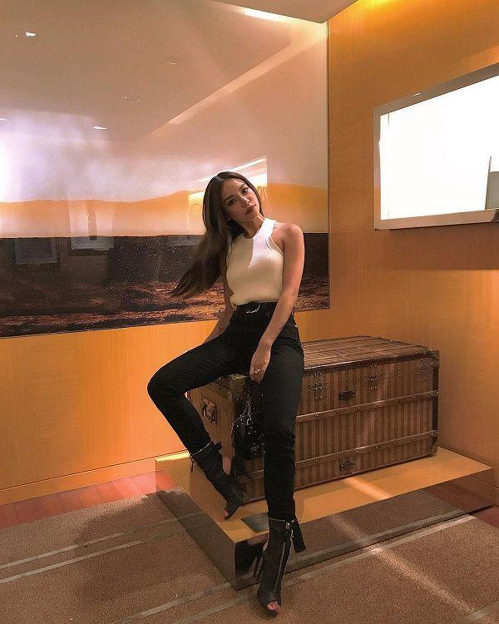 Gu thời trang của ái nữ nhà giàu vô cùng cá tính kể cả ngày thường lẫn khi tham gia các tiệc tùng.