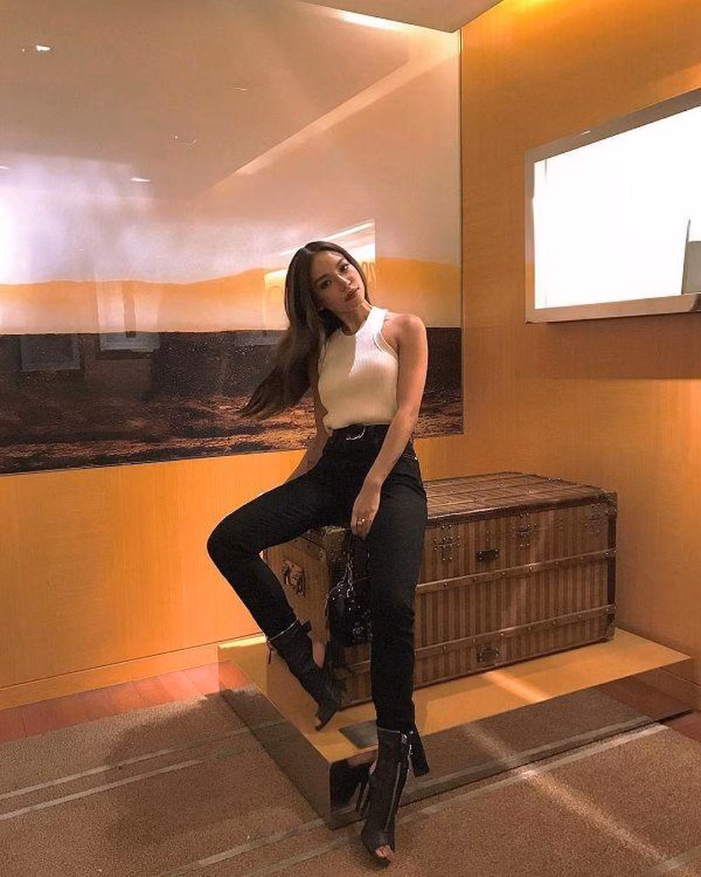 Gu thời trang của ái nữ nhà giàu vô cùng cá tính kể cả ngày thường lẫn khi tham gia các tiệc tùng.