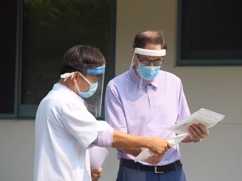 Benh nhan COVID-19 thu 49 duoc cong bo khoi benh, 4 ca benh nang am tinh 1-2 lan