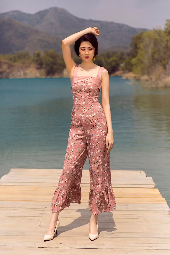 Người đẹp được xem là một trong những ngôi sao thời trang hàng hiệu, chịu đầu tư mỗi khi xuất hiện.