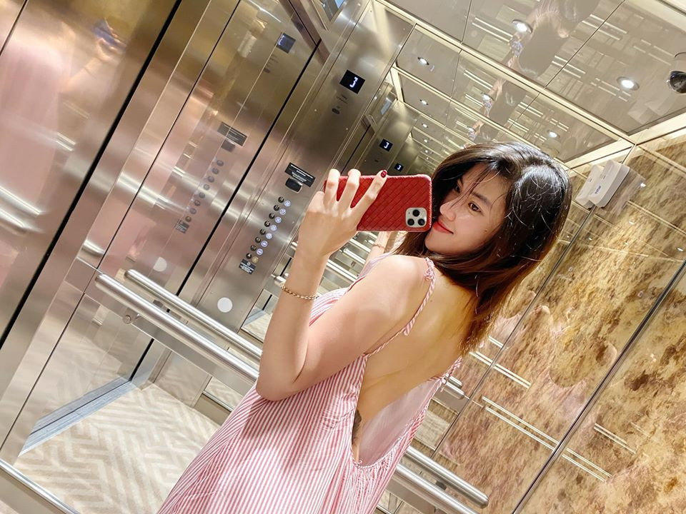 Dù không còn xuất hiện dày đặc trên các sàn diễn thời trang nhưng Thu Hằng vẫn làm nhiều người ghen tỵ bởi phong cách thời trang quyến rũ.