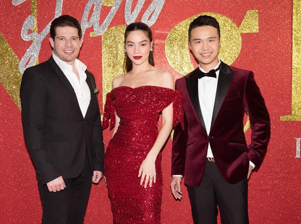 Bên cạnh đó, Hà Hồ khuyên mọi cô gái nên dùng kem chống nắng để ngăn ngừa việc lão hóa da. Uống đủ nước cũng là một điều đáng lưu tâm.