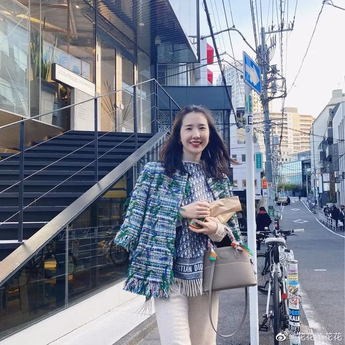 Vì có sở thích nấu nướng nên đa phần Hoa Hoa thường tự nấu ăn tại nhà. Điều này giúp cô kiểm soát tốt được lượng thực phẩm mà mình thu nạp vào cơ thể hàng ngày.