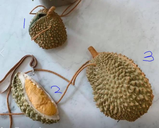 Với 3 kích cỡ khác nhau, chiếc túi này đang là mặt hàng được nhiều tín đồ yêu thích sầu riêng săn lùng ráo riết.