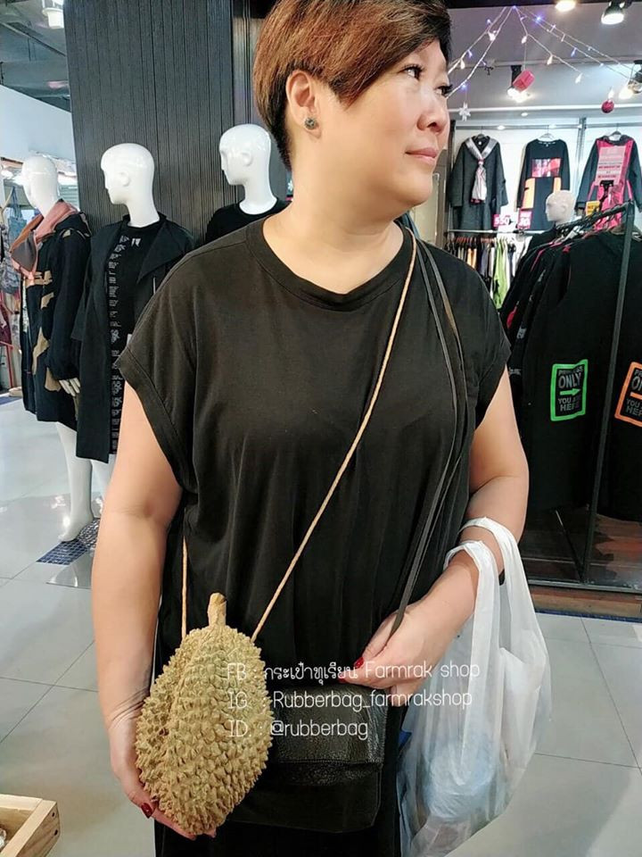 Chiếc túi đặc biệt được nhiều người yêu thích và tìm mua cho mình một chiếc.