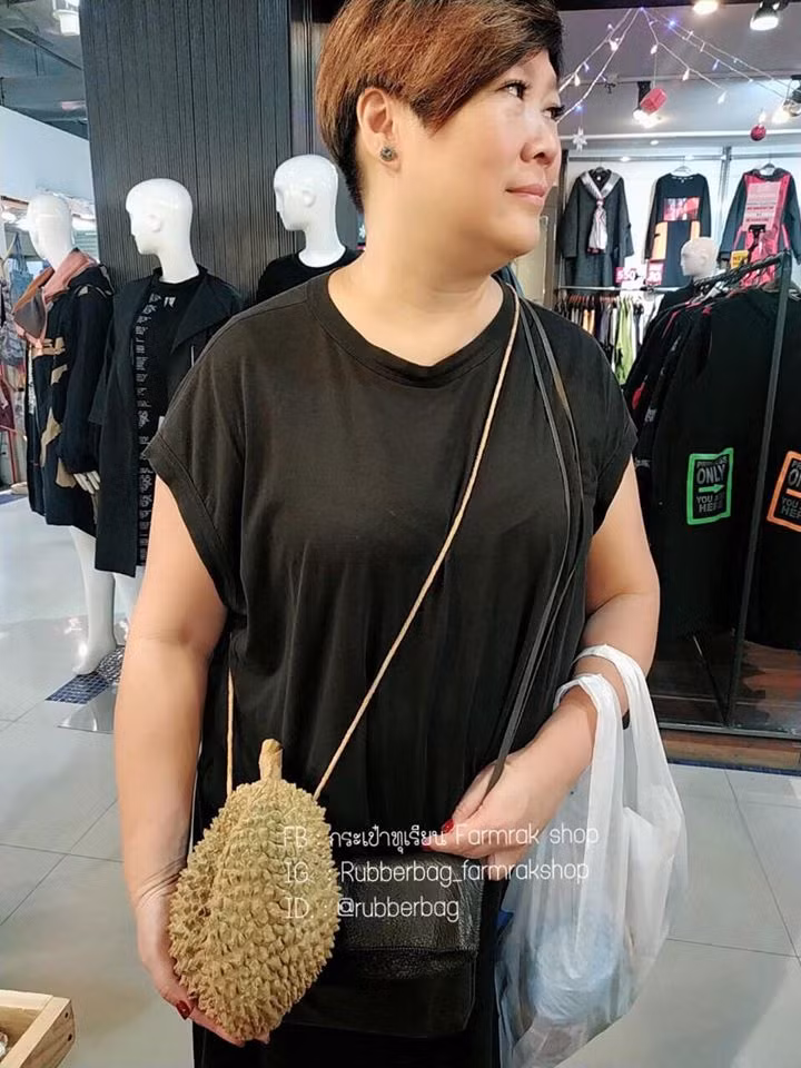 Chiếc túi đặc biệt được nhiều người yêu thích và tìm mua cho mình một chiếc.