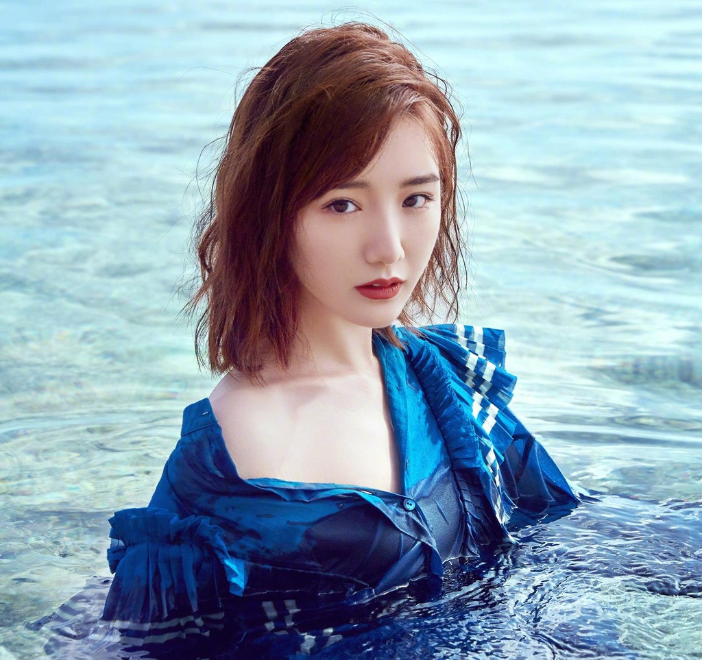 Chọn thực phẩm có hàm lượng nước cao: Mao Hiểu Đồng chia sẻ khi bắt đầu giảm cân, cô đã tìm đến những loại thực phẩm có hàm lượng nước cao. Điển hình như bắp cải, rau bina, dưa chuột, bông cải xanh, cà chua, ớt chuông, cần tây...