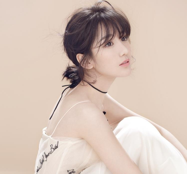 Ăn vặt lành mạnh: Thói quen ăn vặt với đồ chiên rán, dầu mỡ hay nhiều gia vị khiến chị em dễ tăng cân mất kiểm soát. Để giảm cân và duy trì vóc dáng, Mao Hiểu Đồng xây dựng thói quen ăn vặt lành mạnh.