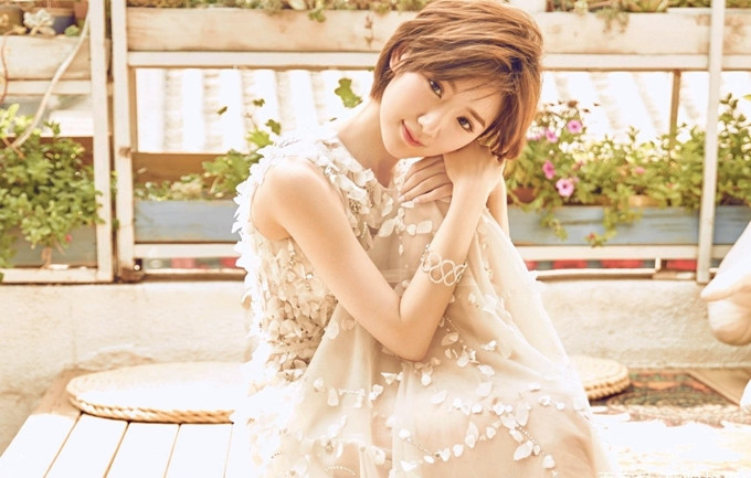 Thói quen uống một cốc nước trước bữa ăn không chỉ tốt cho tiêu hóa mà còn giúp bạn thấy no nhanh hơn, dễ dàng kiểm soát khẩu phần. Mao Hiểu Đồng luôn uống một cốc nước lớn trước bữa ăn.