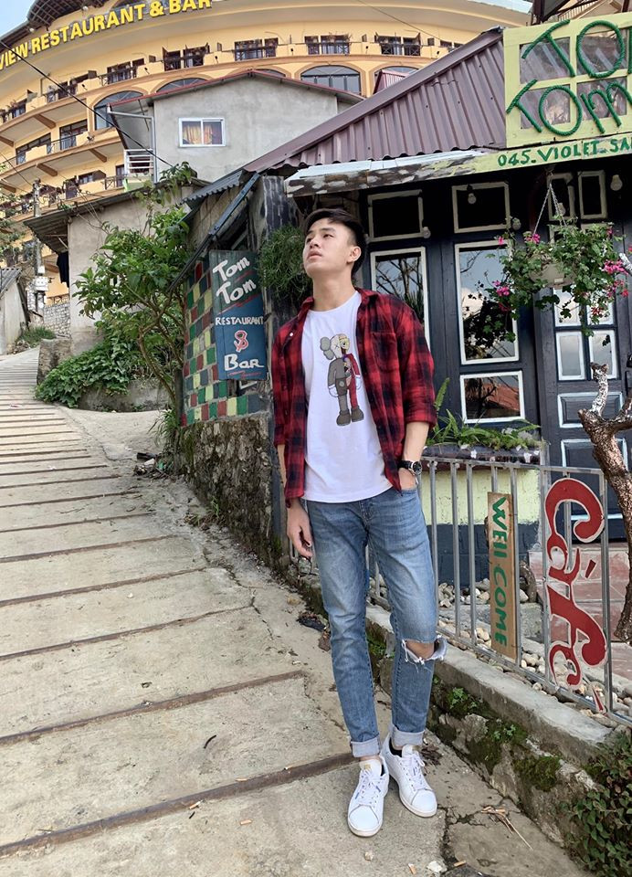 Style trẻ trung và nam tính của Quang Trọng ghi điểm trong mắt các bạn nữ.