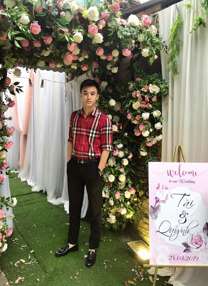 Phong cách thời trang lịch lãm của Quang Trọng được nhiều người hâm mộ yêu thích.