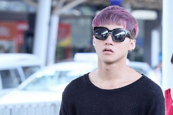 Sau 'Em của ngày hôm qua', khán giả lại thấy Sơn Tùng M-TP xuất hiện với màu tóc tím khá lạ mắt.
