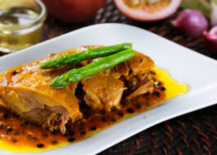 Cách chế biến gà sốt chanh long nhãn hơi cầu kỳ nhưng sẽ mang đến cho gia đình bạn một món ăn với hương vị mới lạ, chua ngọt hấp dẫn.