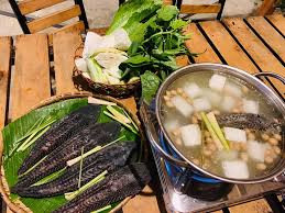 Ngoài những món nướng, hầm nước dừa và làm khô, người miền Tây còn linh hoạt chế biến thêm nhiều món ngon khác như chiên, kho tiêu hay nấu lẩu. Ảnh: Internet. Mời độc giả theo dõi video "Chế biến món ngon từ nấm đông cô". Nguồn: VTC.