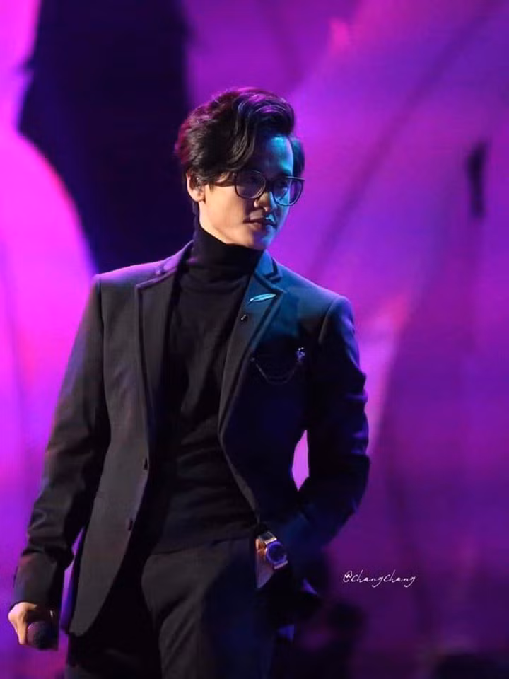 Được nhắc đến là người đàn ông lịch lãm của âm nhạc, Hà Anh Tuấn sở hữu cho riêng mình một phong cách thời trang tạo nên thương hiệu.