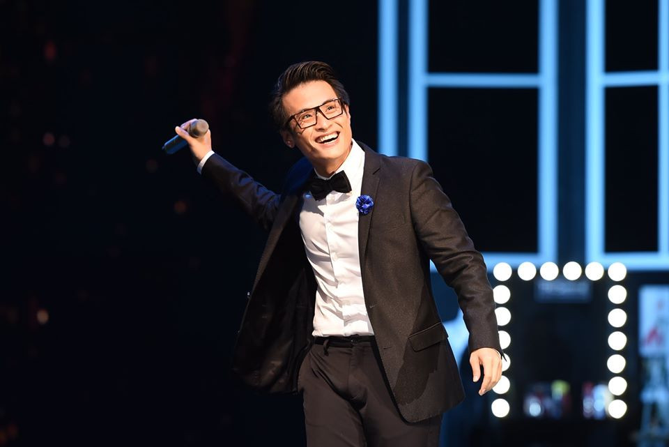 Sau hơn 10 năm ca hát, phong cách thời trang của chàng ca sĩ Hà thành vẫn duy trì được sự đẳng cấp.