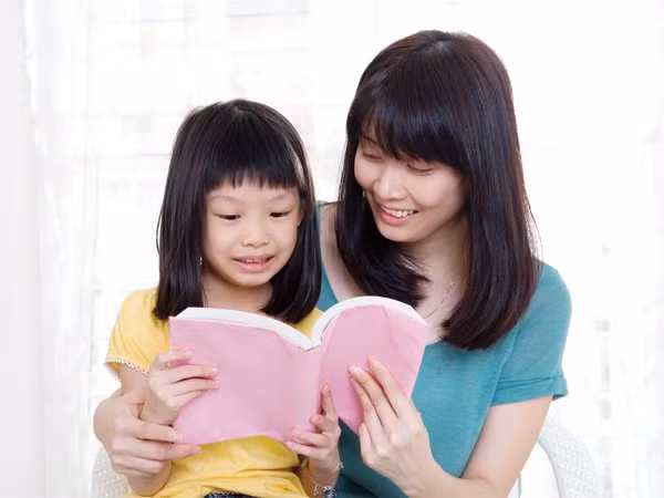 Dạy trẻ trân trọng cơ thể mình và làm chủ chúng: Chúng ta cần dạy trẻ hiểu về cơ thể trẻ và quyền tự chủ, lòng tự trọng, để trẻ hiểu và có trách nhiệm trước bất cứ hành vi xâm phạm nào của người khác. Hãy để trẻ có quyền nói “Không” với bất cứ hành vi cưỡng bức nào của người lớn mà trẻ không cảm thấy thoải mái.