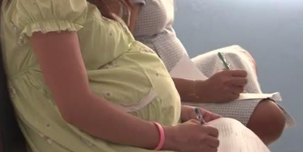 Trước đó ít ngày, cũng tại Thanh Hoá, sự việc gây bức xúc trong dư luận là trường hợp em Đ.M.A. (SN 2006, là học sinh lớp 9 của một trường THCS trên địa bàn thị xã Nghi Sơn) mang thai gần 15 tuần.