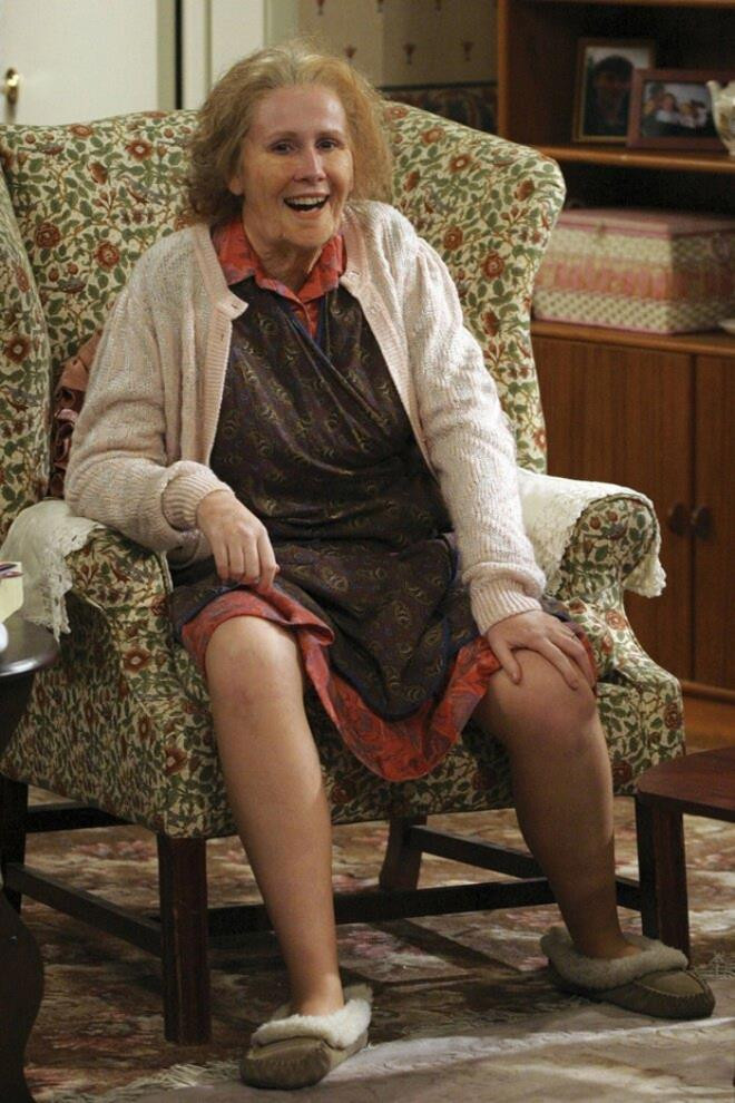 Ngay khi ra mắt, đôi dép Gucci bị chê thậm tệ là giá quá đắt và kiểu dáng quá xấu, lỗi thời. Sản phẩm không có gì sáng tạo, được giới thiệu là lấy cảm hứng nhưng không khác gì dập khuôn nguyên mẫu đôi dép đi trong nhà của nhân vật Nan trong bộ phim "Catherine Tate's Nan".