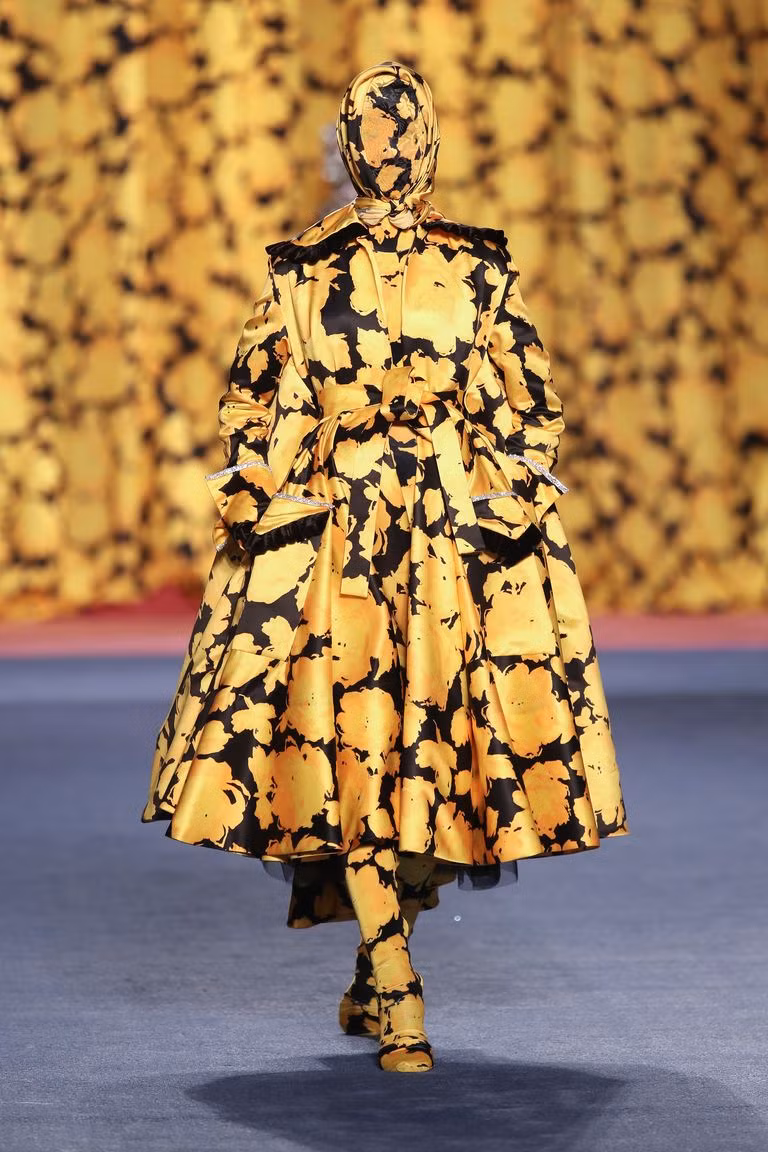 Nhiều fashionista tại Tuần lễ Thời trang Thu – Đông 2020 vừa qua sử dụng khẩu trang như phụ kiện mặt nạ như vật “bất ly thân” trước tình hình dịch bệnh bắt đầu lan truyền toàn cầu.