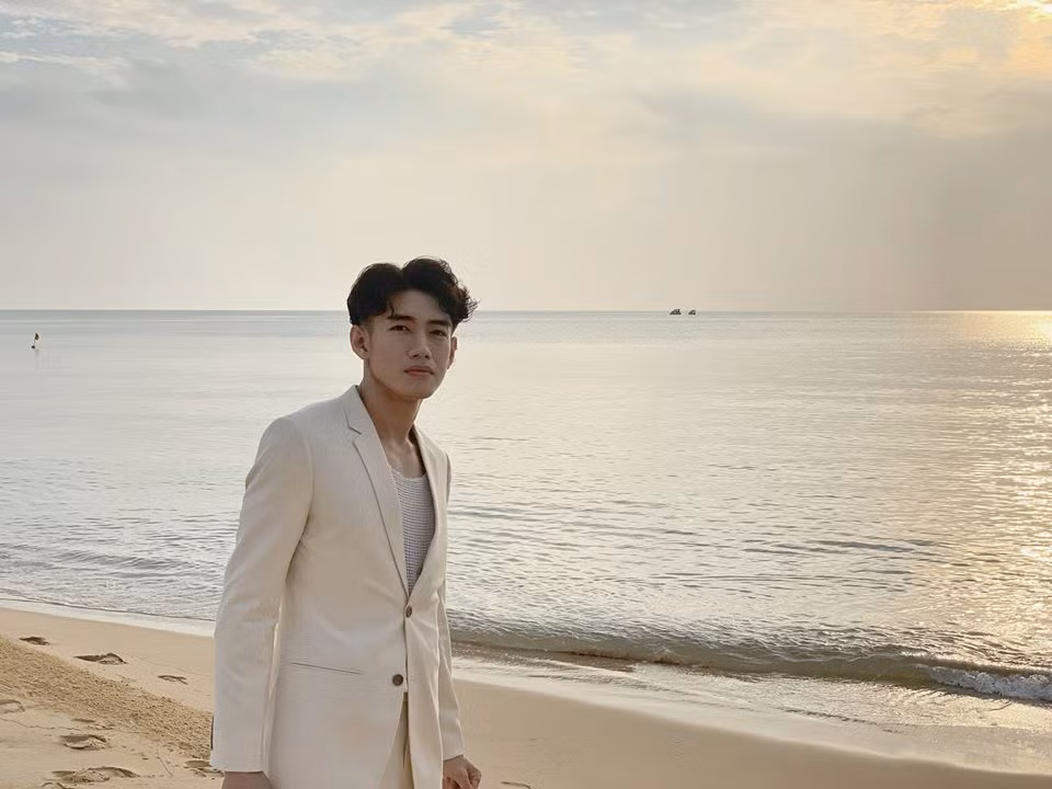 Ở tuổi 31, Quang Đăng thường hướng đến hình ảnh ăn mặc lịch lãm, nam tính và trưởng thành hơn.