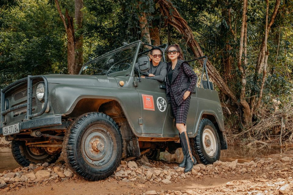 Đôi khi, Minh Hà lại trông cực ngầu với các set đồ cá tính và năng động.