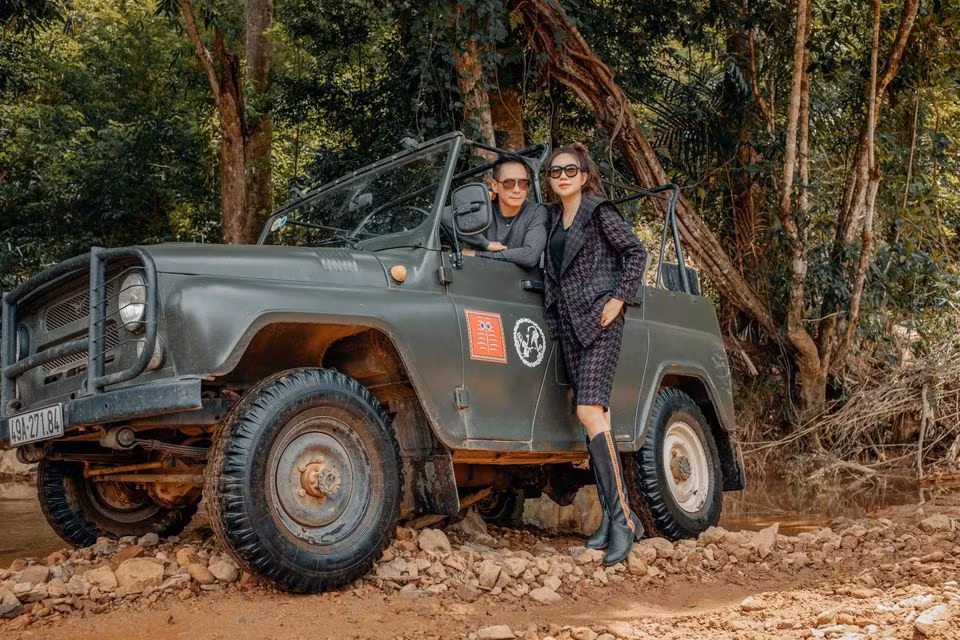 Đôi khi, Minh Hà lại trông cực ngầu với các set đồ cá tính và năng động.