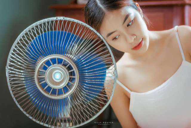 9X không ngại "lột xác" với gu thời trang gợi cảm, quyến rũ.