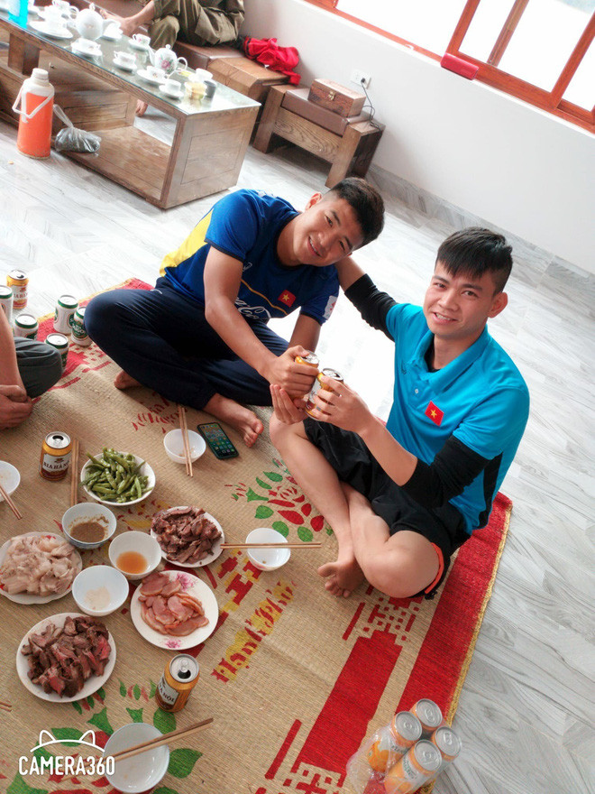 Mam com ngay Tet cua gia dinh cau thu Viet co mon gi dac biet?