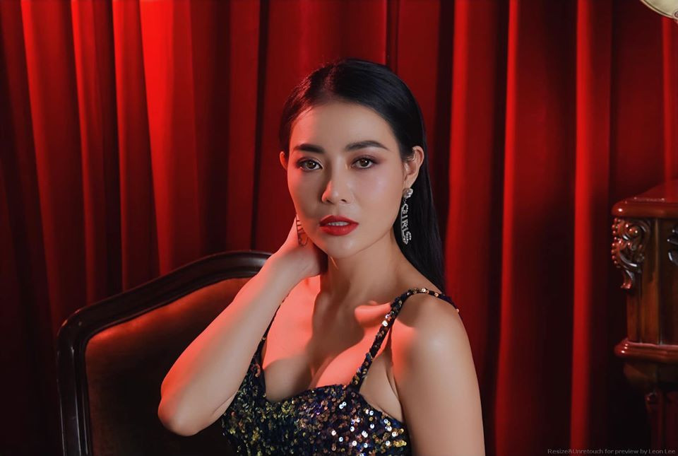 Gu thời trang gợi cảm của nữ diễn viên nhận được nhiều lời khen từ người hâm mộ.