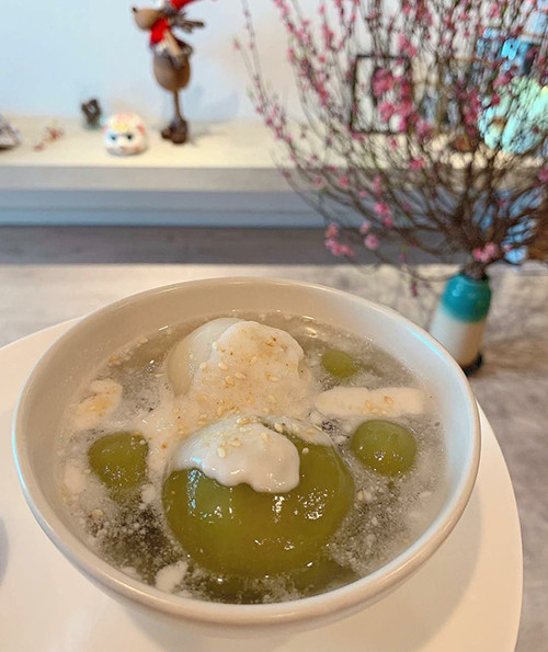 Món chè trôi nước do Thanh Hằng thực hiện. Chị ấp ủ sẽ làm thêm nhiều món ngon để thoả cơn thèm và để gửi tặng bạn bè.