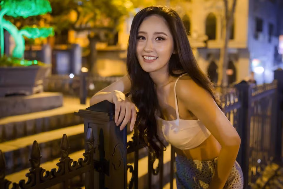 Trước đó, Mai Phương Thúy cho hay vòng eo của cô hiện tại còn khoảng 61cm và vòng 3 dường như lớn theo từng năm khi lên tới 105cm. Trong khi đó, thời điểm cô đăng quang, vòng 3 chỉ 95cm.