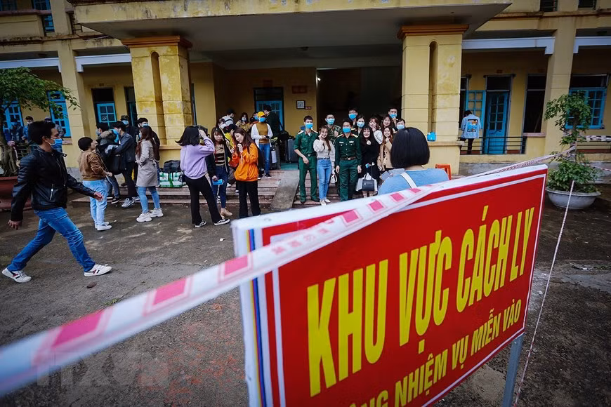 Them 3 ca nhiem Covid-19 o Ha Noi: BN116 la bac si BV nhiet doi trung uong