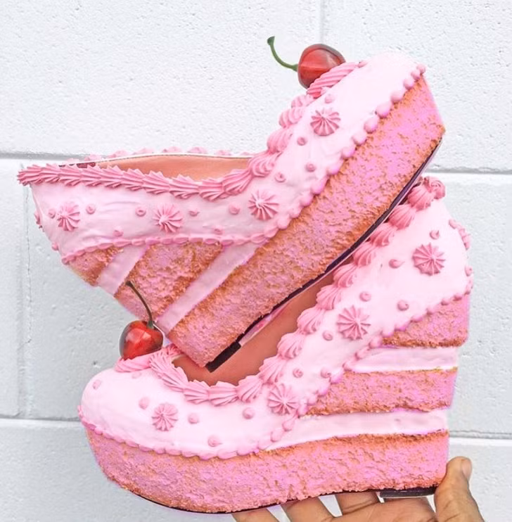 Chris đã biến đôi giày thành món tráng miệng hấp dẫn và nó gọi là chiếc giày cao cấp.