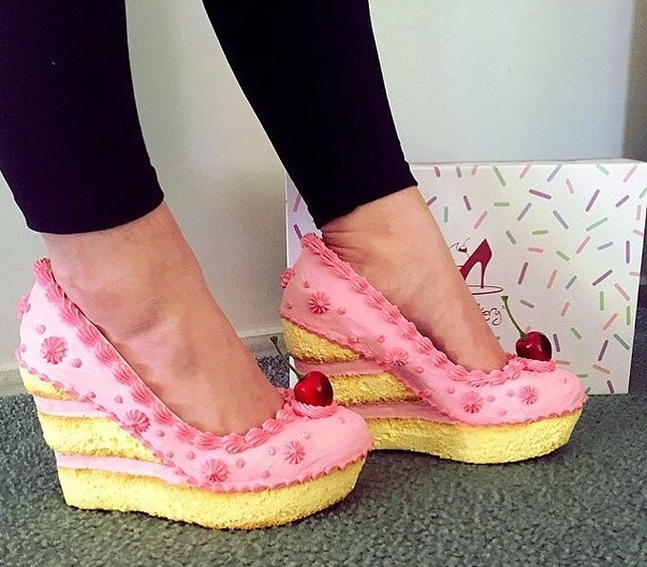 Sử dụng kỹ thuật in 3D chân thật, Chris đã khiến nhiều người nhầm tưởng những chiếc đôi giày này là thật chứ không nghĩ rằng nó có thể ăn được.