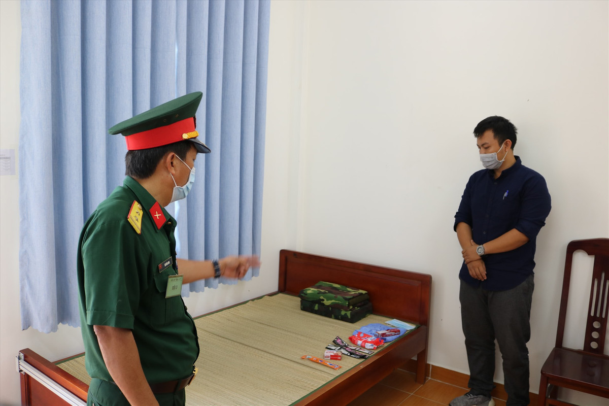 Phòng ở cho người cách ly không có triệu chứng. Những người cách ly được phát dụng cụ cá nhân để sử dụng trong suốt 14 ngày cách ly. Ảnh: Lao động.