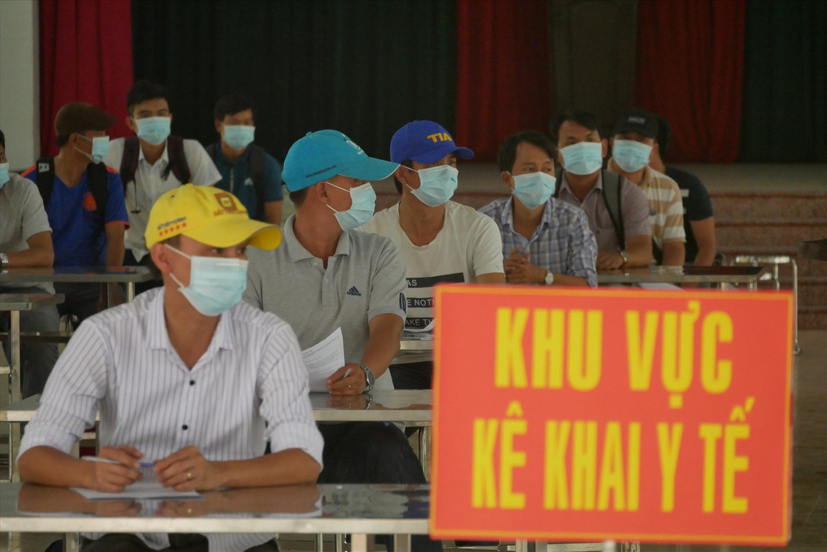 Khu cách ly tại Sư đoàn 317 có khả năng tiếp nhận 500 người nghi nghiễm COVID-19. Ảnh: Lao động.